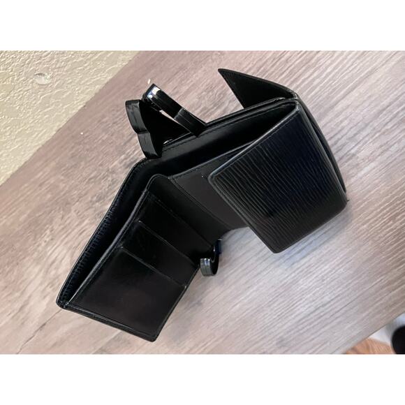 Louis Vuitton Epi Leather Trifold Wallet in Black | Vintage LV Organizer - Picture 4 of 8